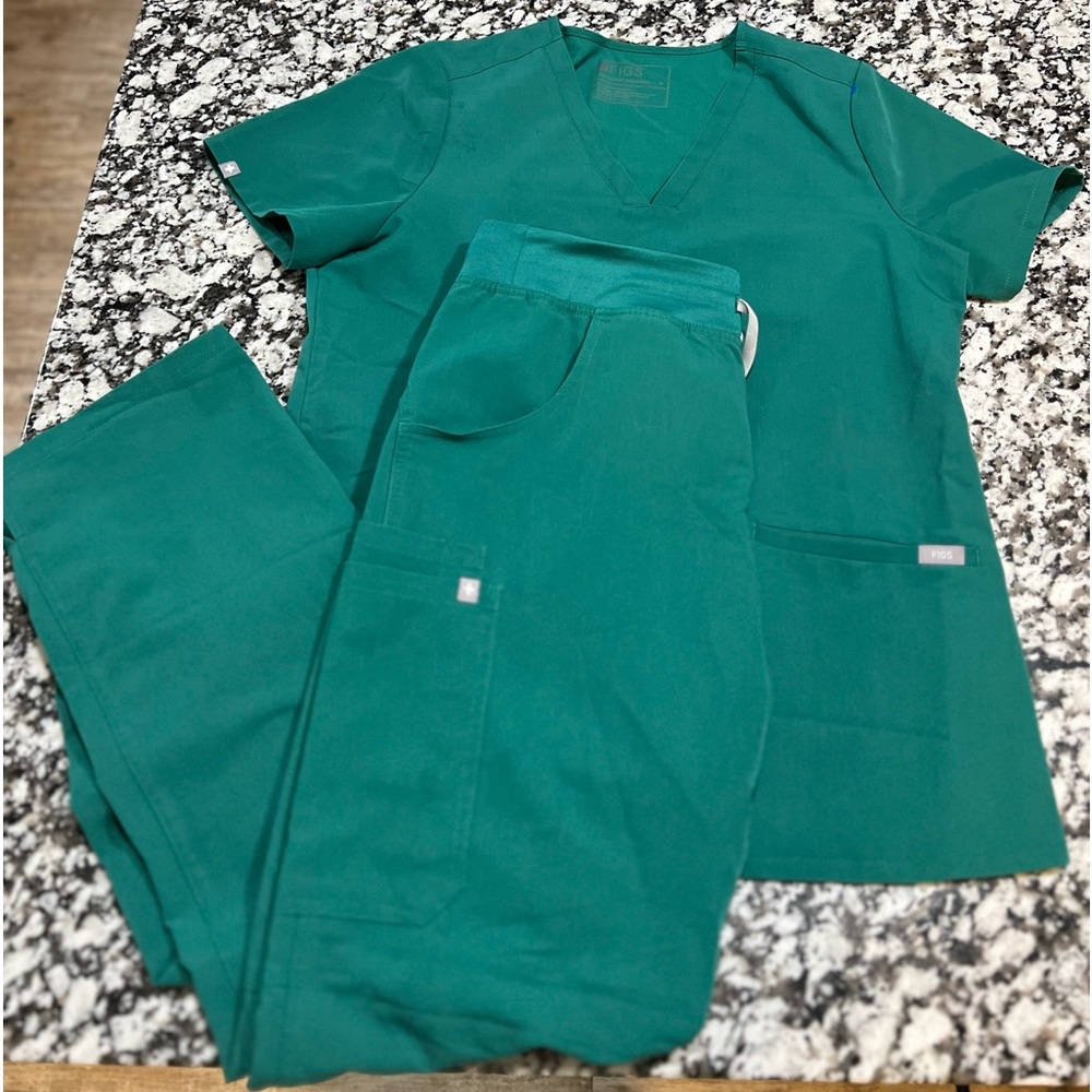 Figs Technical Collection Emerald Green Scrub Set